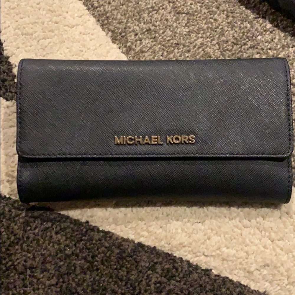 Michael Kors Trifold Leather Wallet w/ Checkbook